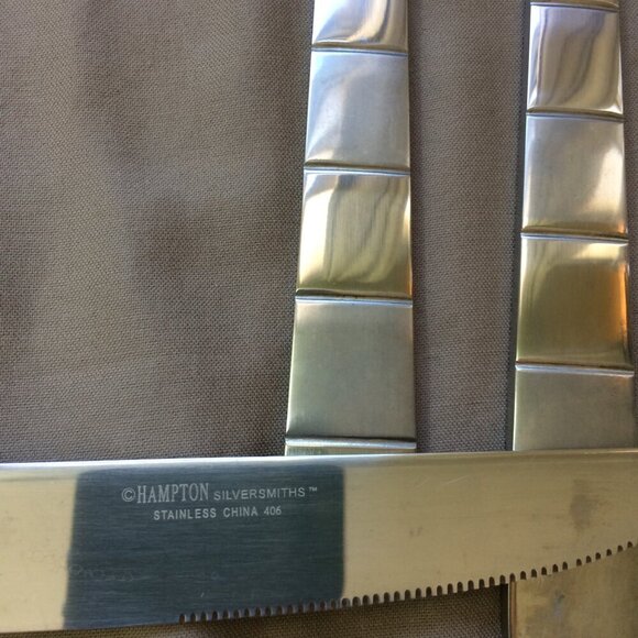 Hampton Silversmiths Flatware 4 Dinner Knives Frosted Checkered Stainless China - Picture 3 of 5